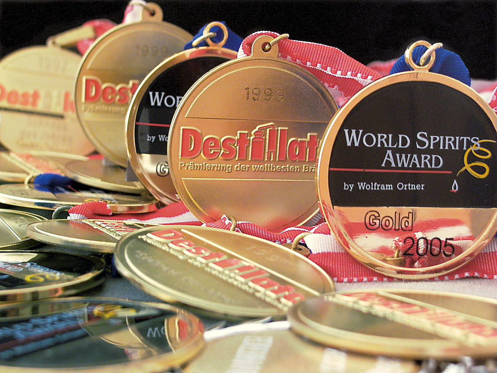 Medaillen von Destillata und World-Spirits Award